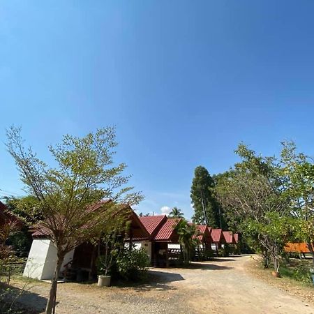 Baan Suan Sukjai Resort Chaiyaphum Luaran gambar